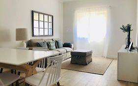 Moderno Apartamento, Central E Confortavel